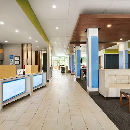 Holiday Inn Express & Suites Salisbury By Ihg Exterior foto